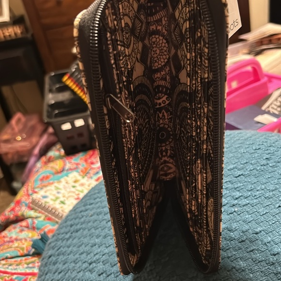 Sakroots Wallet - Picture 4 of 5